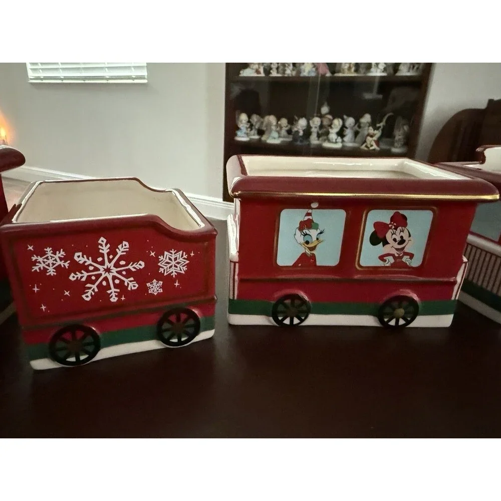 Disney Cheer Mickey Mouse and Friends Holiday Train Bowl Set - Open Box 2020